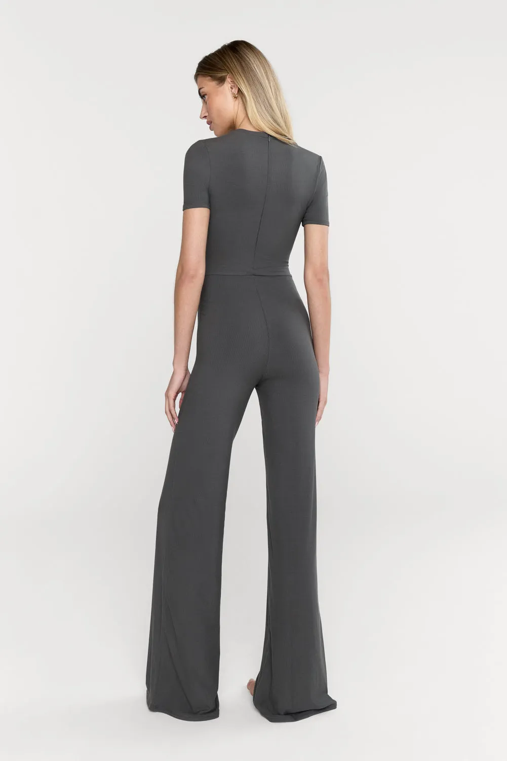 365 SCULPTING LOUNGE SHORT SLEEVE WIDE LEG JUMPSUIT - DARK OLIVE
