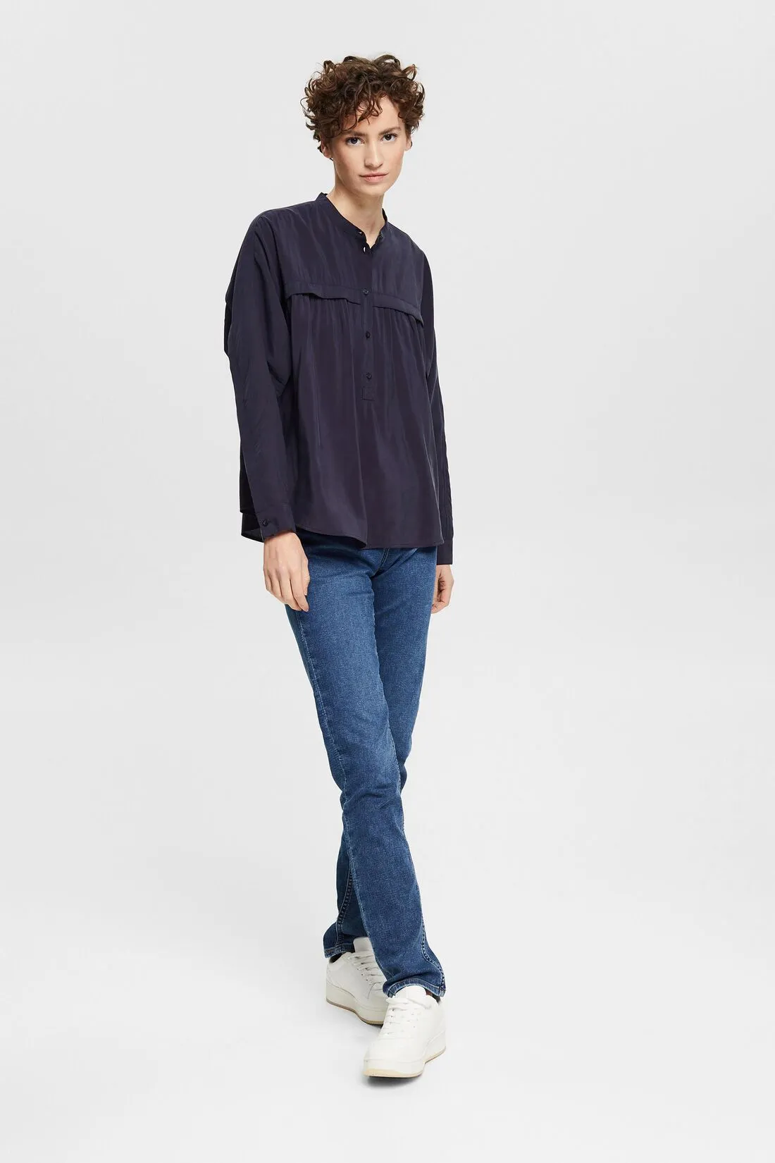 Blouse with a band collar, ™  Size US Small