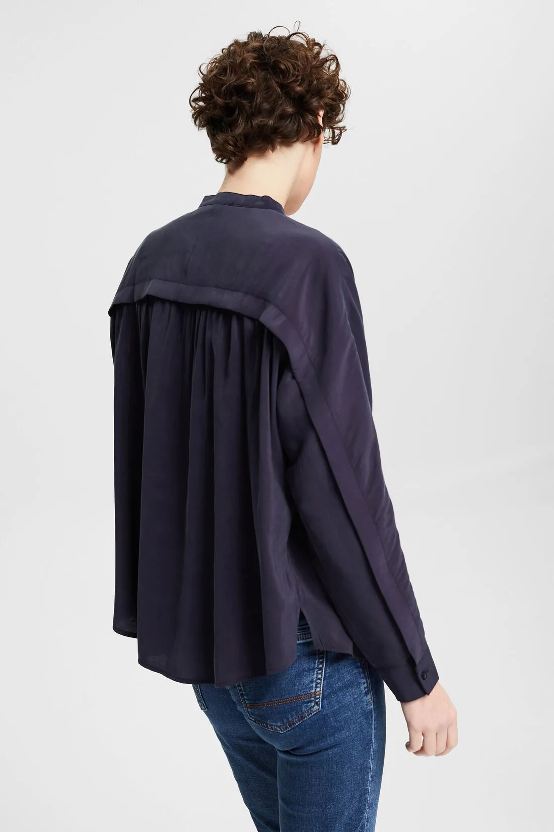 Blouse with a band collar, ™  Size US Small