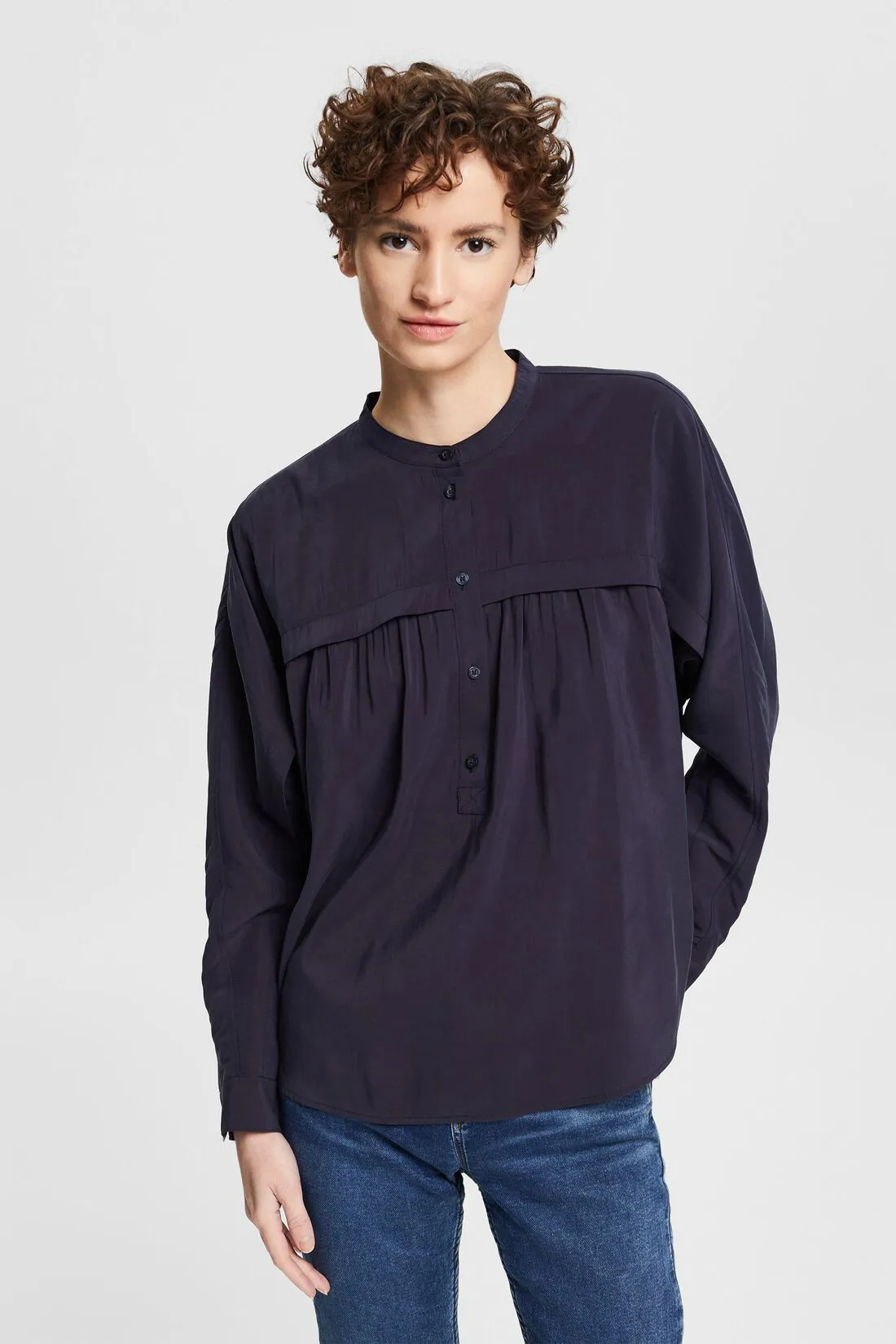 Blouse with a band collar, ™  Size US Small