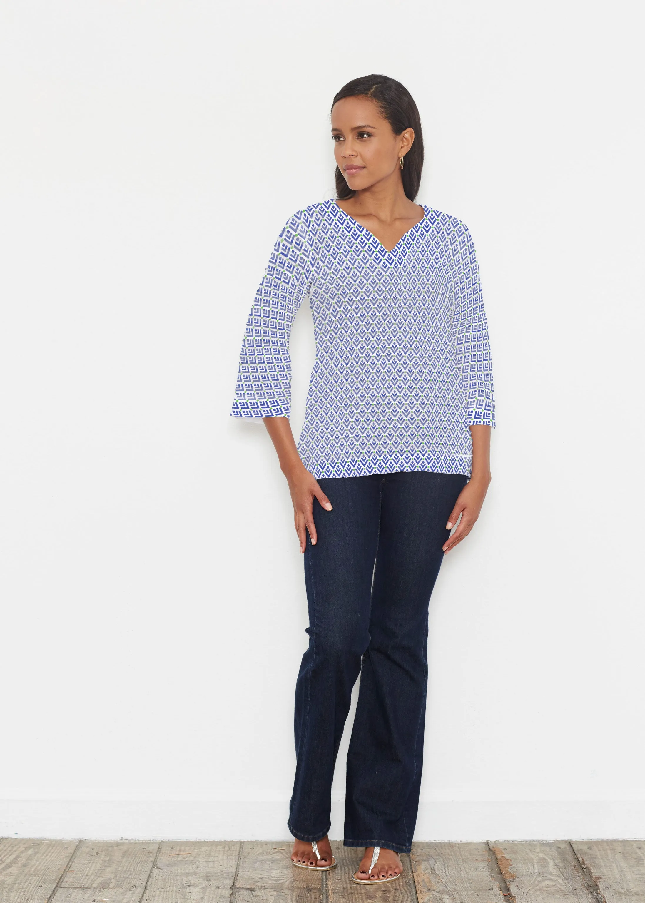 Cosmo Geo (13568) ~ Banded 3/4 Bell-Sleeve V-Neck Tunic