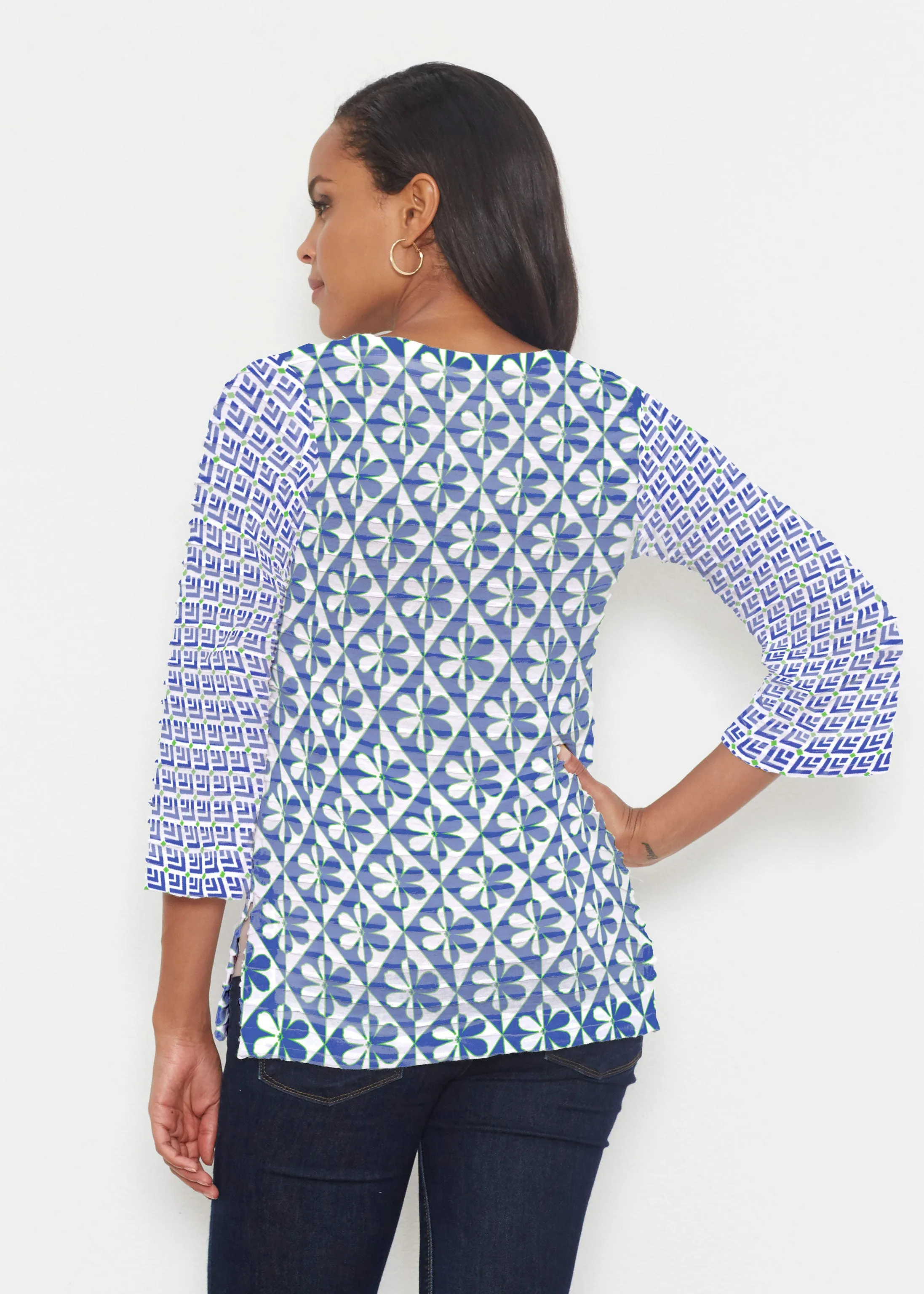 Cosmo Geo (13568) ~ Banded 3/4 Bell-Sleeve V-Neck Tunic