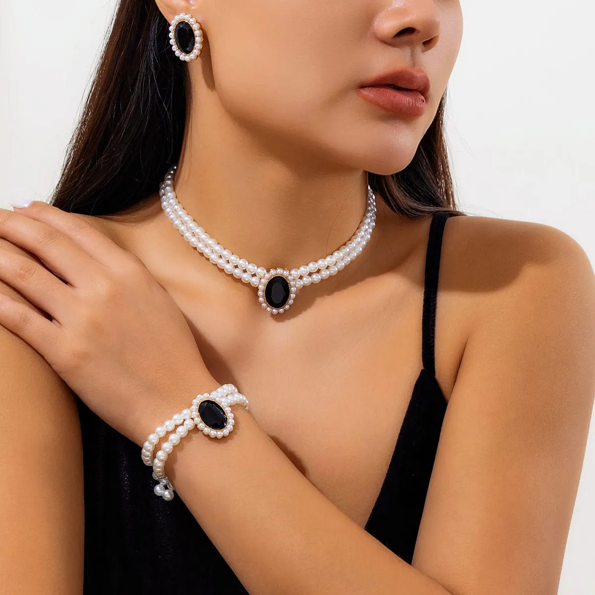 Elegant Emerald CZ Inlaid Pearl Chain Choker Necklace Bracelet Earrings Set