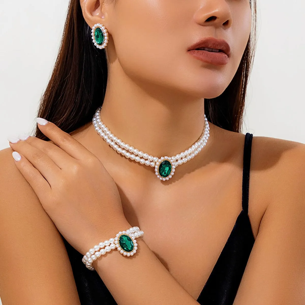 Elegant Emerald CZ Inlaid Pearl Chain Choker Necklace Bracelet Earrings Set