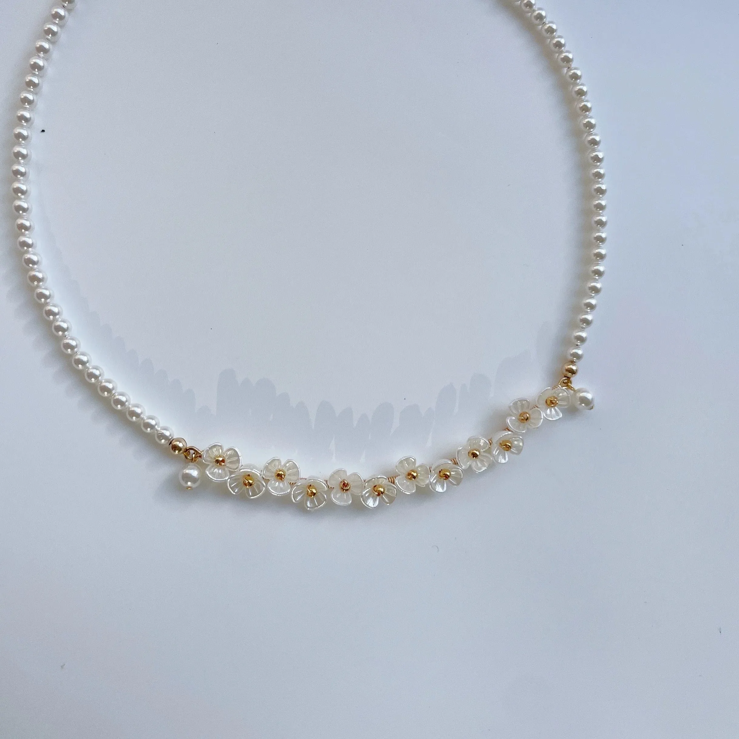 Elegant Flower Pearl Beaded Chain Necklace