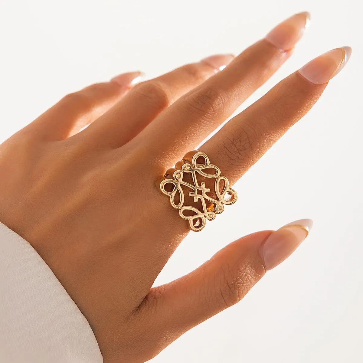 Vintage Hollow Pattern Square Open Ring