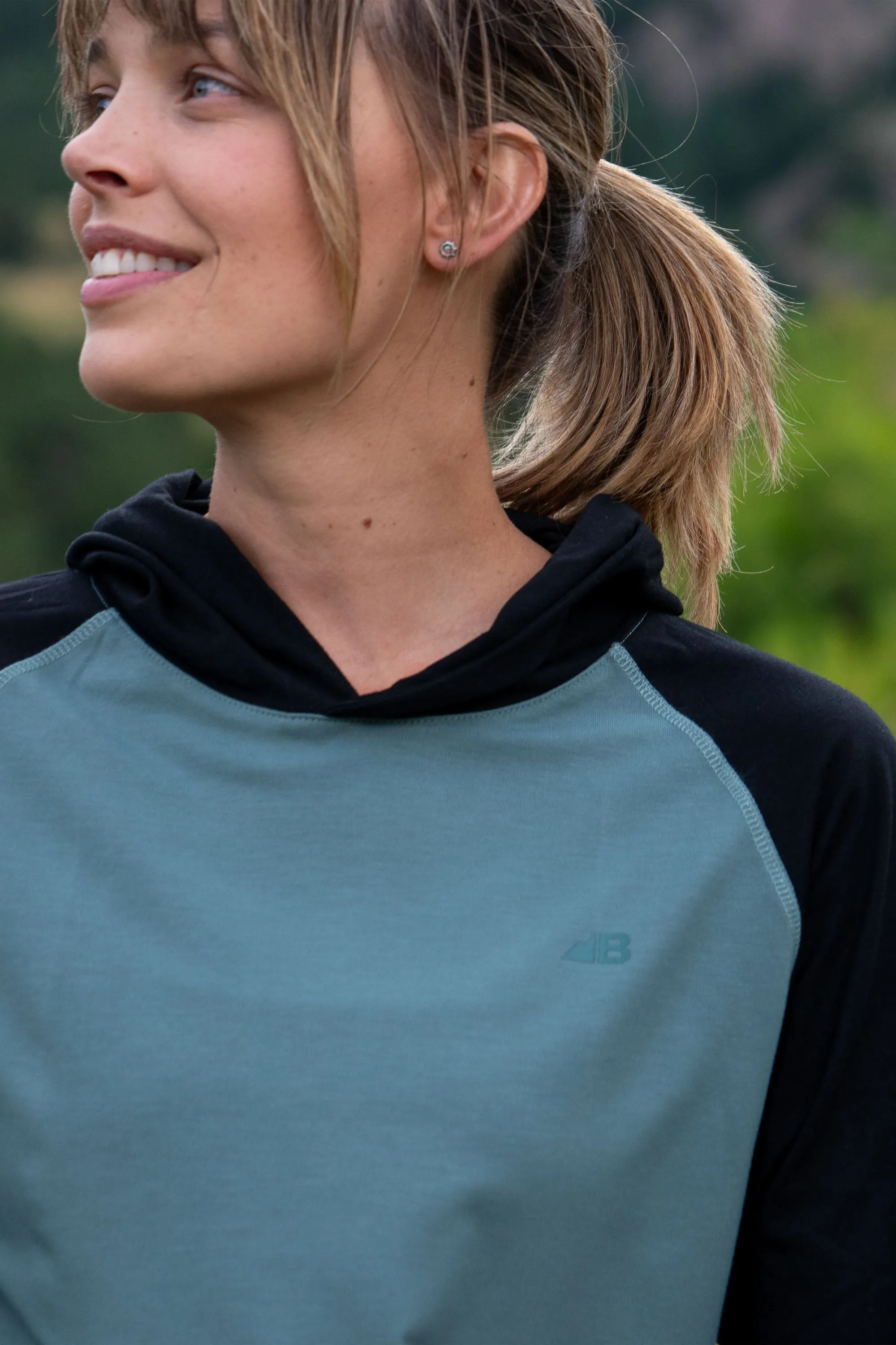 Women's Core Traverse Tek Hoodie
