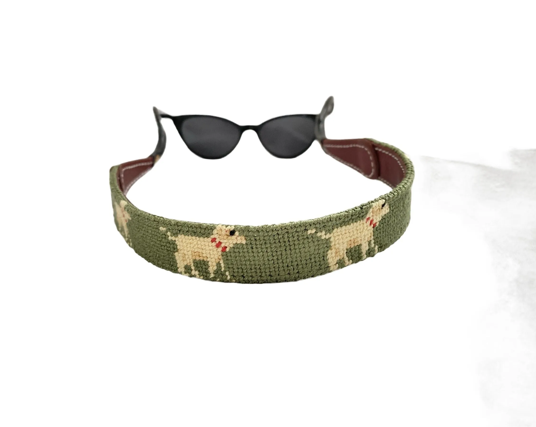 YELLOW LAB ON GREEN NEEDLEPOINT SUNGLASS STRAPS™